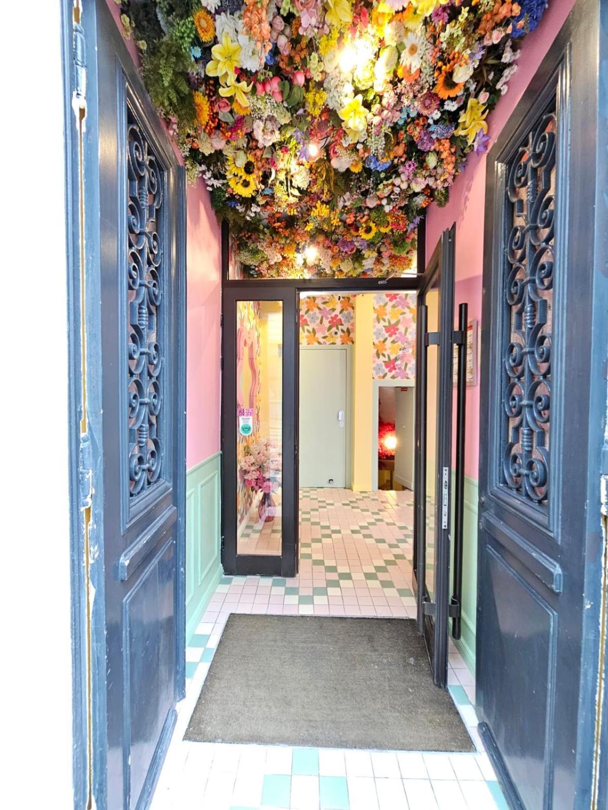 Hotel La Petite Rosa Paris Bagian luar foto